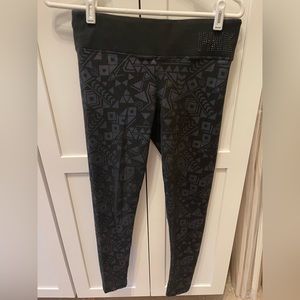 Victoria’s Secret pink black geometric leggings